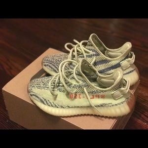 Yeezy Boost 350 V2